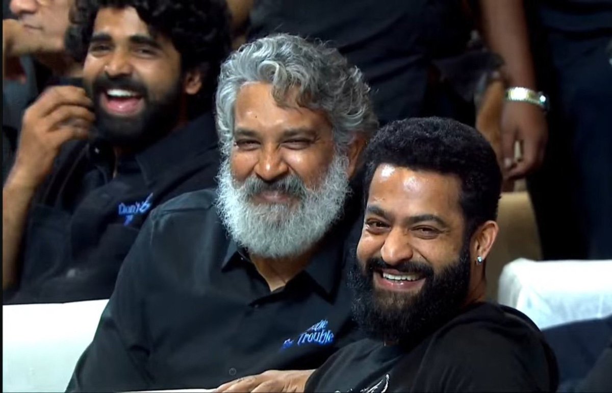 vamsikaka's tweet photo. Million Dollar Picture ❤️❤️❤️🌟🌟🌟

25 Years of an Unbreakable bond !! 

@tarak9999 @ssrajamouli 
#DontTroubleTheTrouble 
#DTTTMovie #DTTTonOct2nd https://t.co/lAElwppfXp