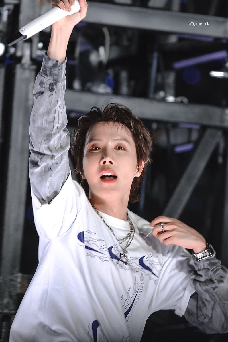 tykee_yk's tweet photo. Jhope | 20260612 in Busan
We’ll always be alive to move us🍀

@BTS_twt 
#Jhope #JHOPE #제이홉 #정호석 
#BTS #방탄소년단 #BTS_ARİRANG https://t.co/5rYpTBat4l