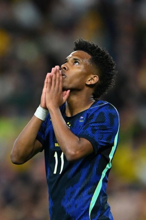princeSharif30's tweet photo. Barcelona monitoring Estêvão while reports say the Chelsea youngster is unhappy with his role. 👀

Chelsea paid big money for this talent.

The question is simple:

Are we developing Estêvão properly or are we slowly creating the conditions for another club to come calling? 🔵 https://t.co/kG9kpNzhch