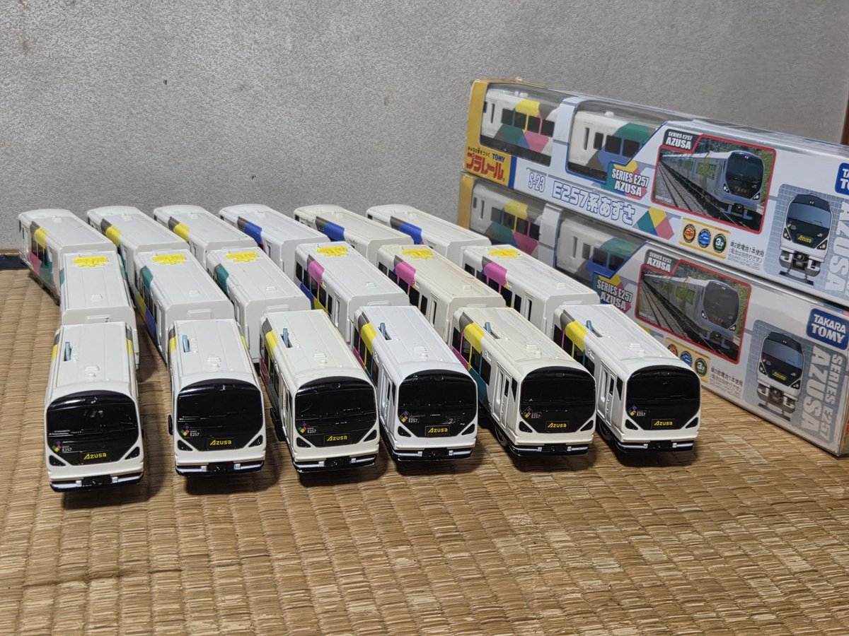 e25744's tweet photo. あずさ出るってまじ？？？
3箱くらい欲しいけどどうだろ https://t.co/Ek2qbDDyav