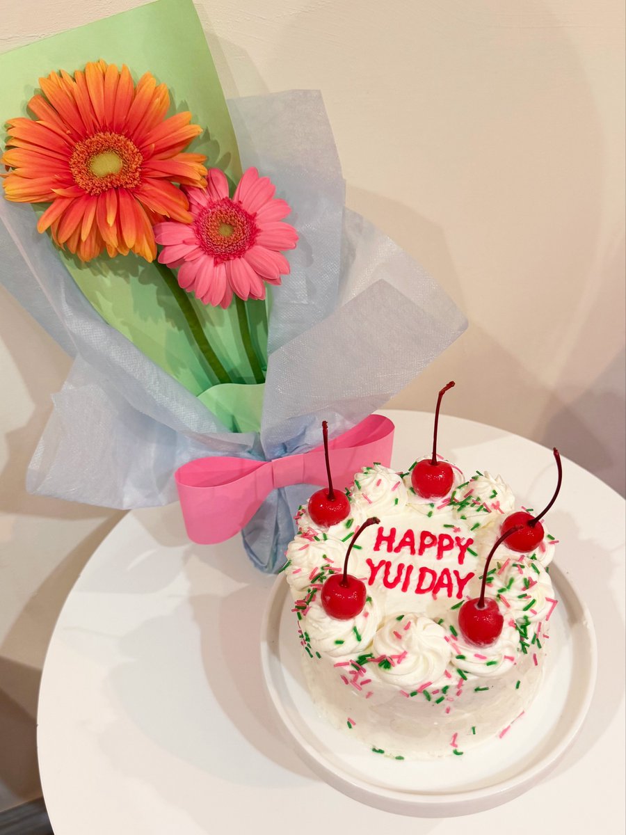 kanichama_'s tweet photo. *.+ﾟ🍰 𝙃𝙖𝙥𝙥𝙮 𝘽𝙞𝙧𝙩𝙝𝙙𝙖𝙮🥂⸝⋆͛*

28歳のお誕生日おめでとう〜！
笑い溢れる素敵な1年になりますように💐🎶

@yuuui_imaizumi ♡ https://t.co/DTNoA35qed