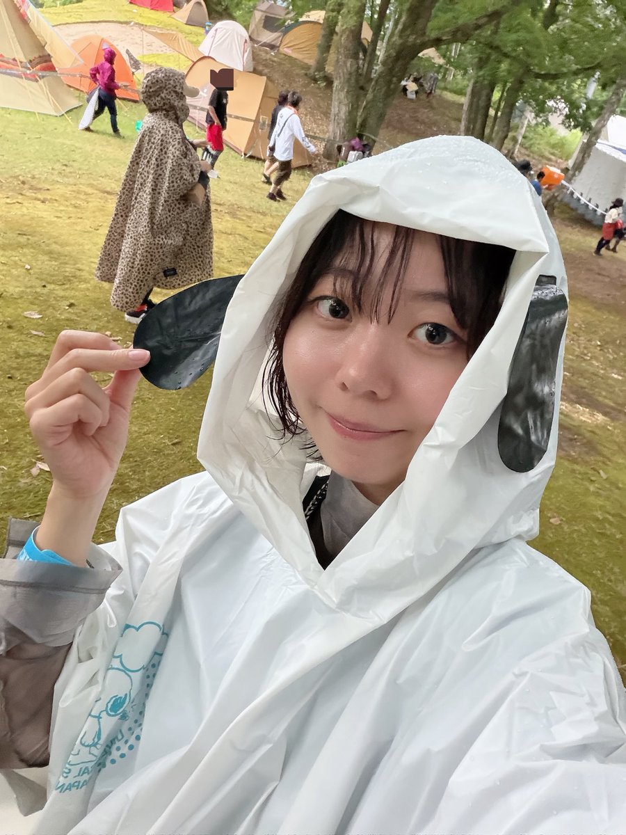 aya_maruko__'s tweet photo. 今日もお疲れ様ー！！！
雨だねえ☂️

いつもより早い電車乗れる〜と思ったら
楽屋に傘忘れててショックでした🙃

明日もがんばります https://t.co/u2HtdSQK2j