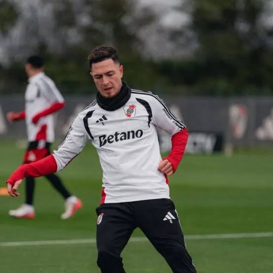 RinconMillo14's tweet photo. ‼️🐔Aníbal Moreno volvió a realizar trabajos en grupo.

➡️El volante defensivo sigue recuperándose de su lesión en la lumbar y apunta a volver frente a Estudiantes RC el 10/10 en el Monumental.

☑️Está cerca de tener al ALTA MÉDICA.

ℹ️ @javigilnavarro https://t.co/YHylnI1zYA