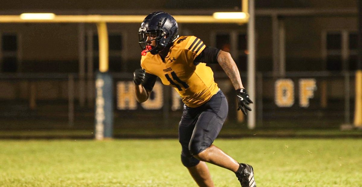 ZBlostein247's tweet photo. NEW: 2027 EDGE Tyreon Howard is one of the more interesting late risers in Florida 👀

Howard is relatively new to football, but a breakout stretch this season has already led to offers from Miami and Missouri, with more programs circling.

Story: https://t.co/g1BrJYWvwT https://t.co/u3Y1sv8H7e