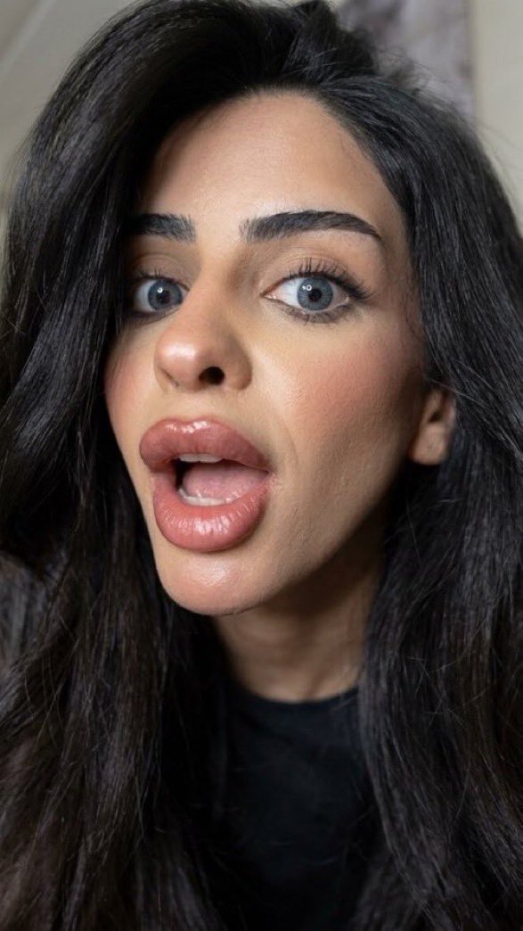 Leoygc0's tweet photo. اهه عمتي مصدومه من حجم طيزي وريحتها الفايحههه كسميي ابي انحلب 😭😵‍💫😵‍💫

( ما تقدر ترسل خاص ضيفني وانا بجيك خاص ) https://t.co/0zSG3Odqn9