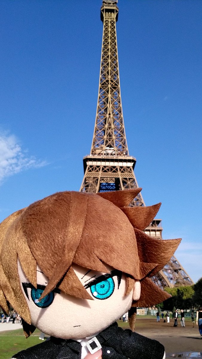 JA1DDP's tweet photo. パリの櫂くんのベンチに聖地巡礼してきた🇫🇷（ヴァンガG SG編37話） https://t.co/3b4UXQxryK