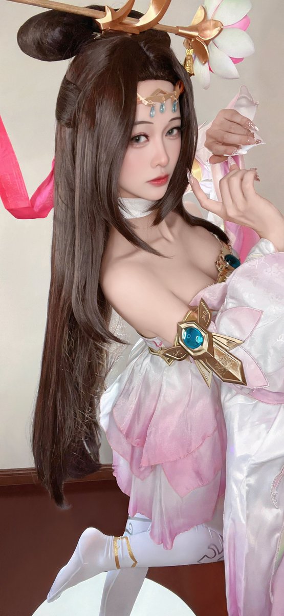 SoladayoLA's tweet photo. 不要爱上妾身哟~      

            #王者 #貂蝉
                    #DiaoChan  
                          #HoK  #Cos         
                                     「绝世舞姬」 https://t.co/Pnvi5CfZkw