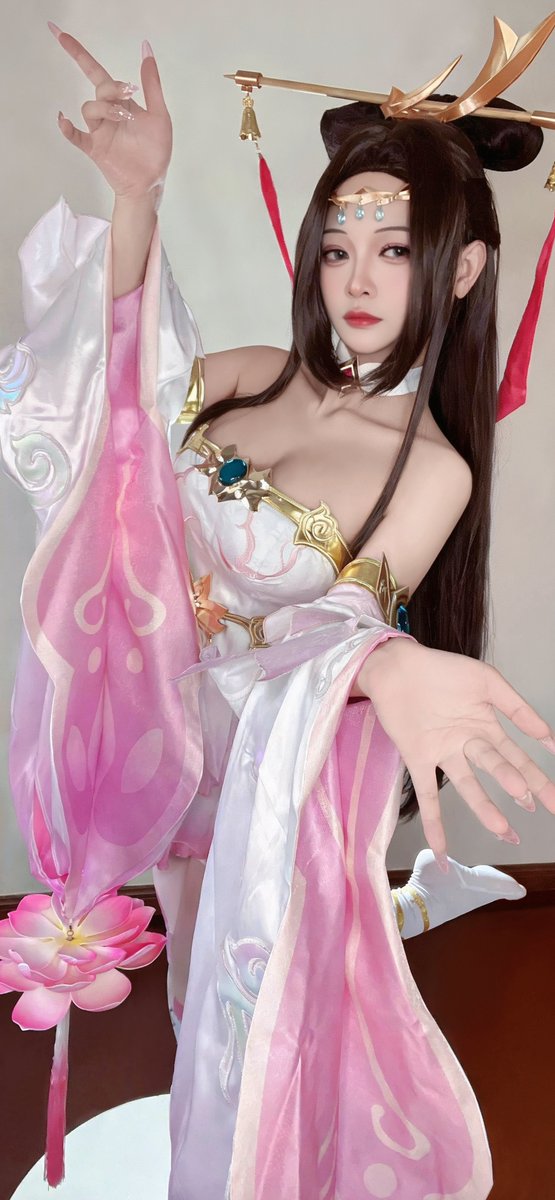 SoladayoLA's tweet photo. 不要爱上妾身哟~      

            #王者 #貂蝉
                    #DiaoChan  
                          #HoK  #Cos         
                                     「绝世舞姬」 https://t.co/Pnvi5CfZkw