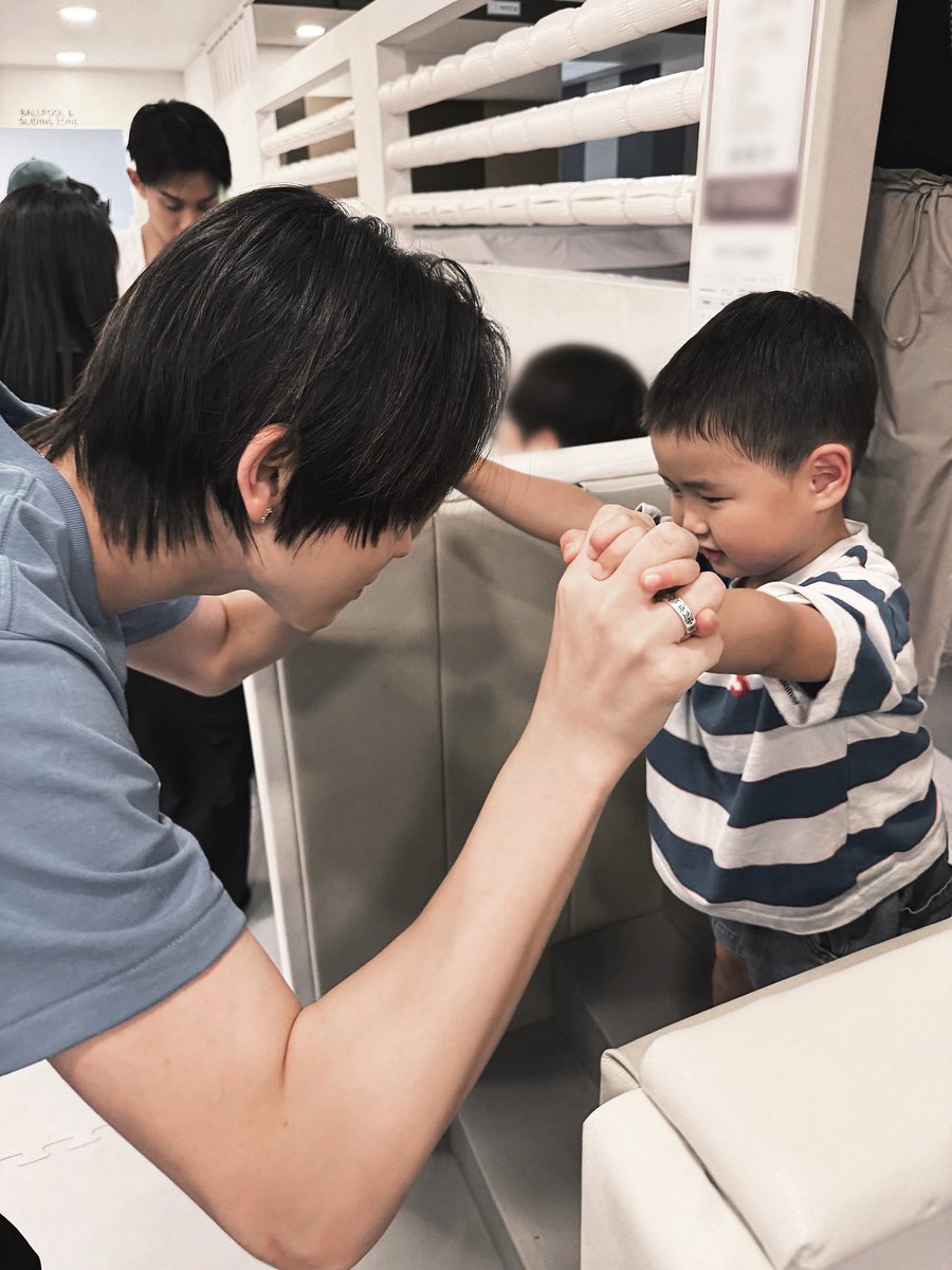 ohyzul's tweet photo. Little memories from our Chuseok episode, spending the day with our little “nephew.” Definitely one for the books! https://t.co/OevHm7i7ZV