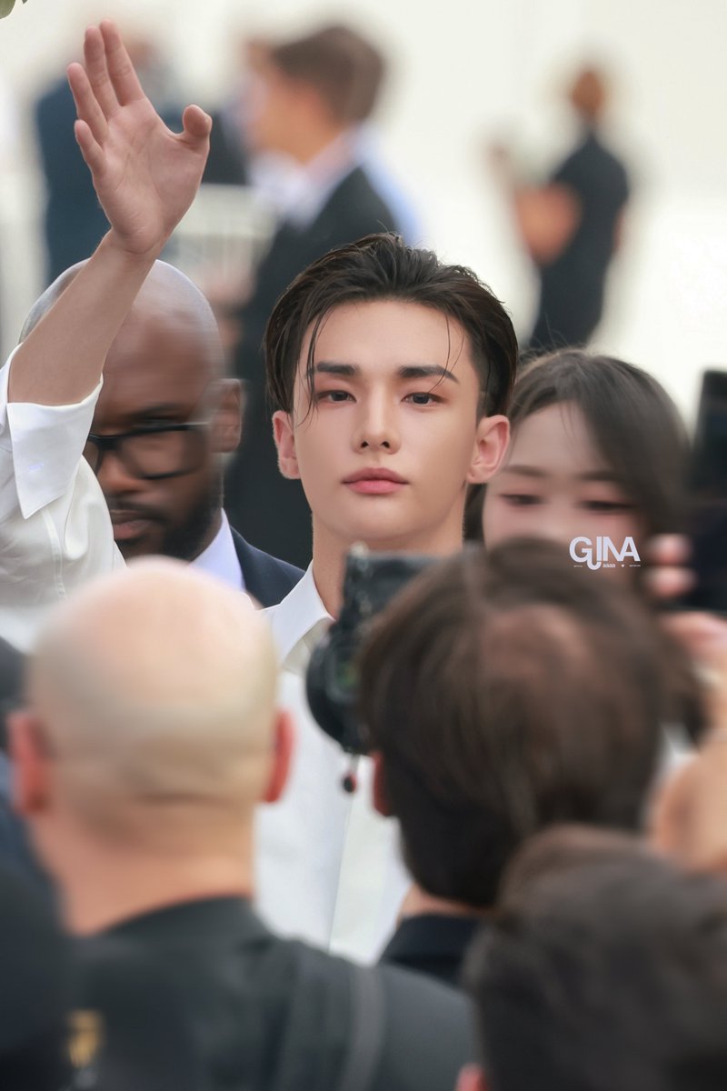 Ginnnna_'s tweet photo. 260929 DIOR SS27
👋🏻

#HYUNJINxDIOR 
#DiorSummer27_HYUNJIN
#HYUNJIN_PFW26 https://t.co/sJkgIVjI3o