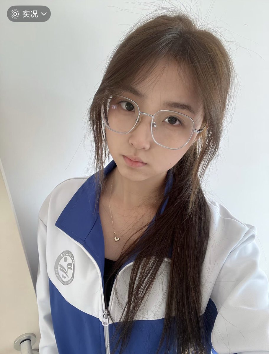 casey40yo5's tweet photo. 高中生…我真的不要🚪 

 真的给b看 不信你试试   

 我真的是女菩萨 https://t.co/ecnN4RMawz