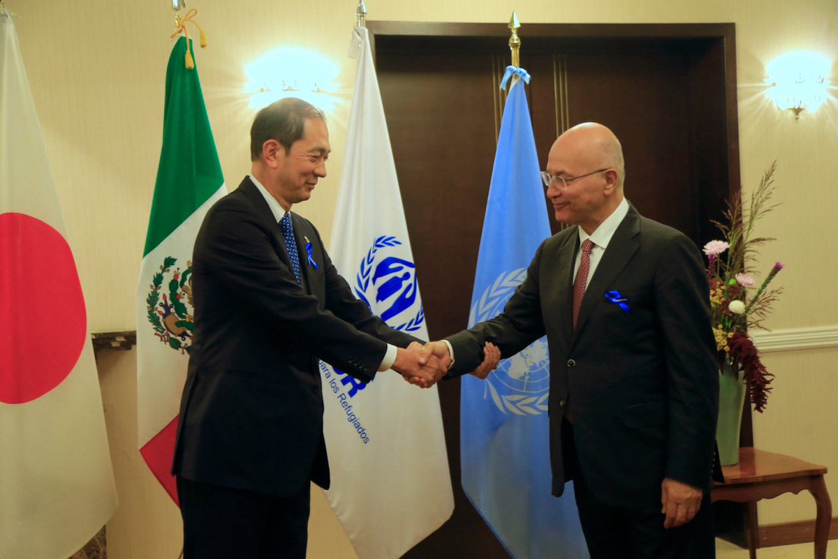 AcnurMexico's tweet photo. En la residencia del @embjpmx , el Alto Comisionado @BarhamSalih, @chiaraUNHCR y @johannamurillo 
presentaron la campaña Seamos Hogar, cuyas historias llaman a apoyar la integración de las personas refugiadas en 🇲🇽. 
Gracias @JapanEmb_Mexico por hacerla posible. #MéxicoIntegra https://t.co/XgzJowP1uQ