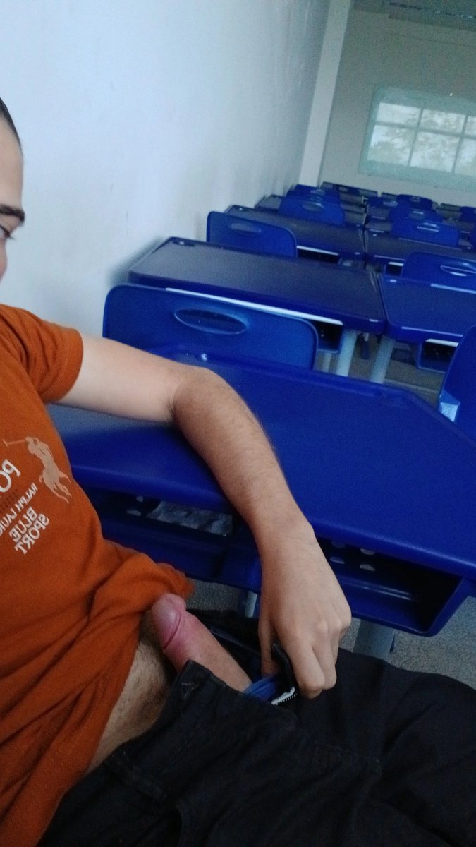 maciel19cm's tweet photo. E pode exibir o pau na sala de aula da faculdade? Rsrsrs
#chudaiㅤ #PINTOSAWARDSㅤㅤ #pintosawardgayㅤ  #punheratanafaculda https://t.co/JoBhHmzoTD