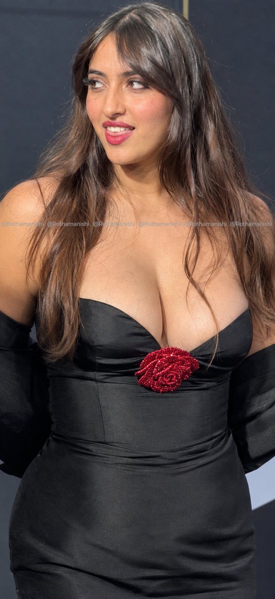 Rothamanishi's tweet photo. Akansha Ranjan 🤤🥵😫 https://t.co/s96uKV65XL