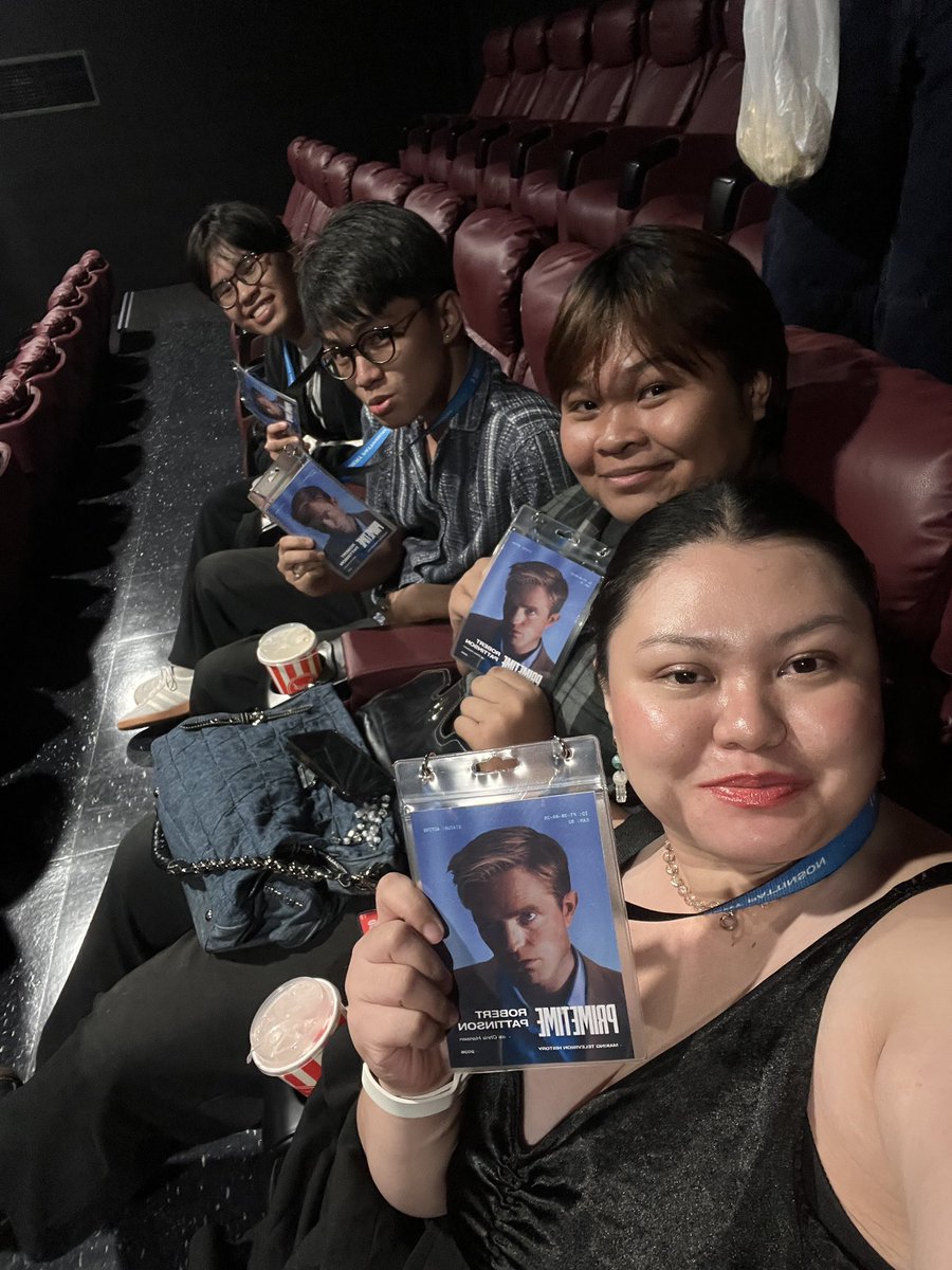 woonhakko's tweet photo. Thank you so much @beeyonceknight
1st for the opportunity to watch #PrimetimePH
And 2nd for letting me meet these awesome oomfs @filmgyus @discocleopatra @piastwink https://t.co/n48OOyvziQ