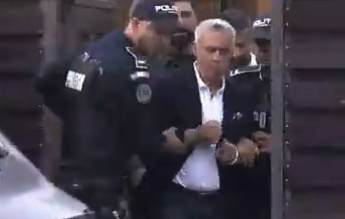 Aurelian's tweet photo. CAB decizie definitivă, arest preventiv 30 de zile după un complet de divergență în dosarul 39502/3/2026.

Respectați prezumția de NEvinovăție. https://t.co/bhcsggAqaW