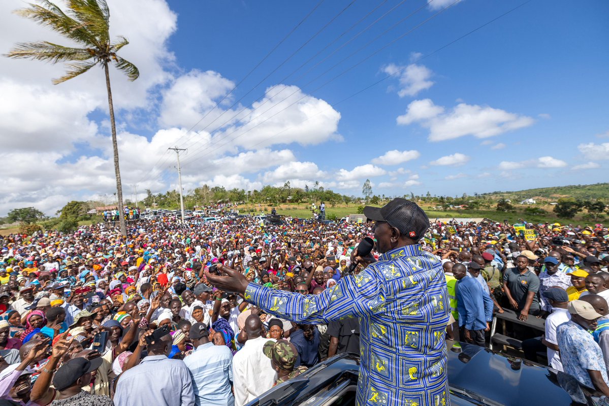 ray_omollo's tweet photo. On the third day of his working tour of the Coast Region, we joined H.E. President @WilliamsRuto for engagements in Kwale County, including the commissioning of Fulugani Comprehensive Primary School, an inspection of the Kenya Coast National Polytechnic, Kwale Campus in Matuga and the Milalani–Funzi Road in Msambweni. 

The projects will expand access to quality education and skills training, while improving connectivity, access to markets and essential services for communities across the region.