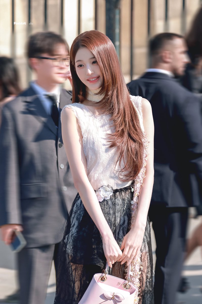 snackvvtw's tweet photo. Wonyoung and Dior form an unbeatable match, where her graceful presence elevates every Dior design she wears

WONYOUNG IN DIOR
#WonyoungDiorSummer27
#JANGWONYOUNG
#WONYOUNG
#DiorSummer27 @Dior https://t.co/V2fTlR5fti