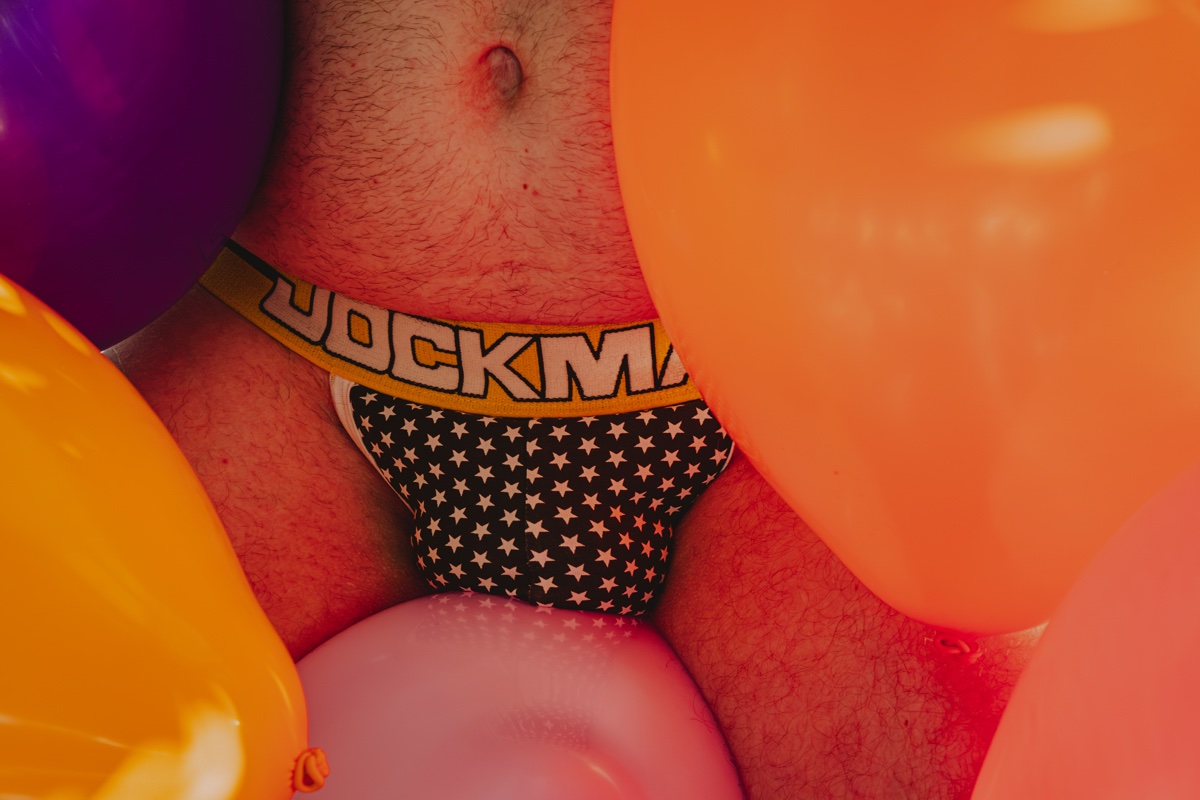 andrew_looner's tweet photo. #balloons #looner #jockstrap #rubber #latex https://t.co/sqUHmXVMuw