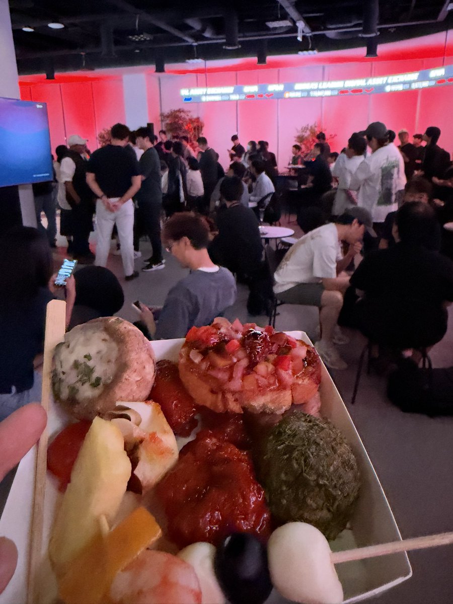 tifoden's tweet photo. great place and technologies also foods 😏 https://t.co/JwD3xxPDUR