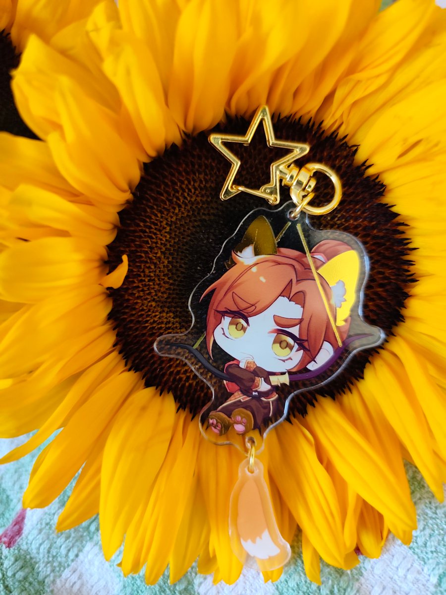 fengxinzine's tweet photo. Who could resist this cutieful Pupxin keychain? 🌞 Leftover sales for the Feng Xin Zine are open, get a bundle or individual merch while stock lasts: https://t.co/NFxcWb0BvA #fengxin #tgcf https://t.co/S7PQdpq4NT