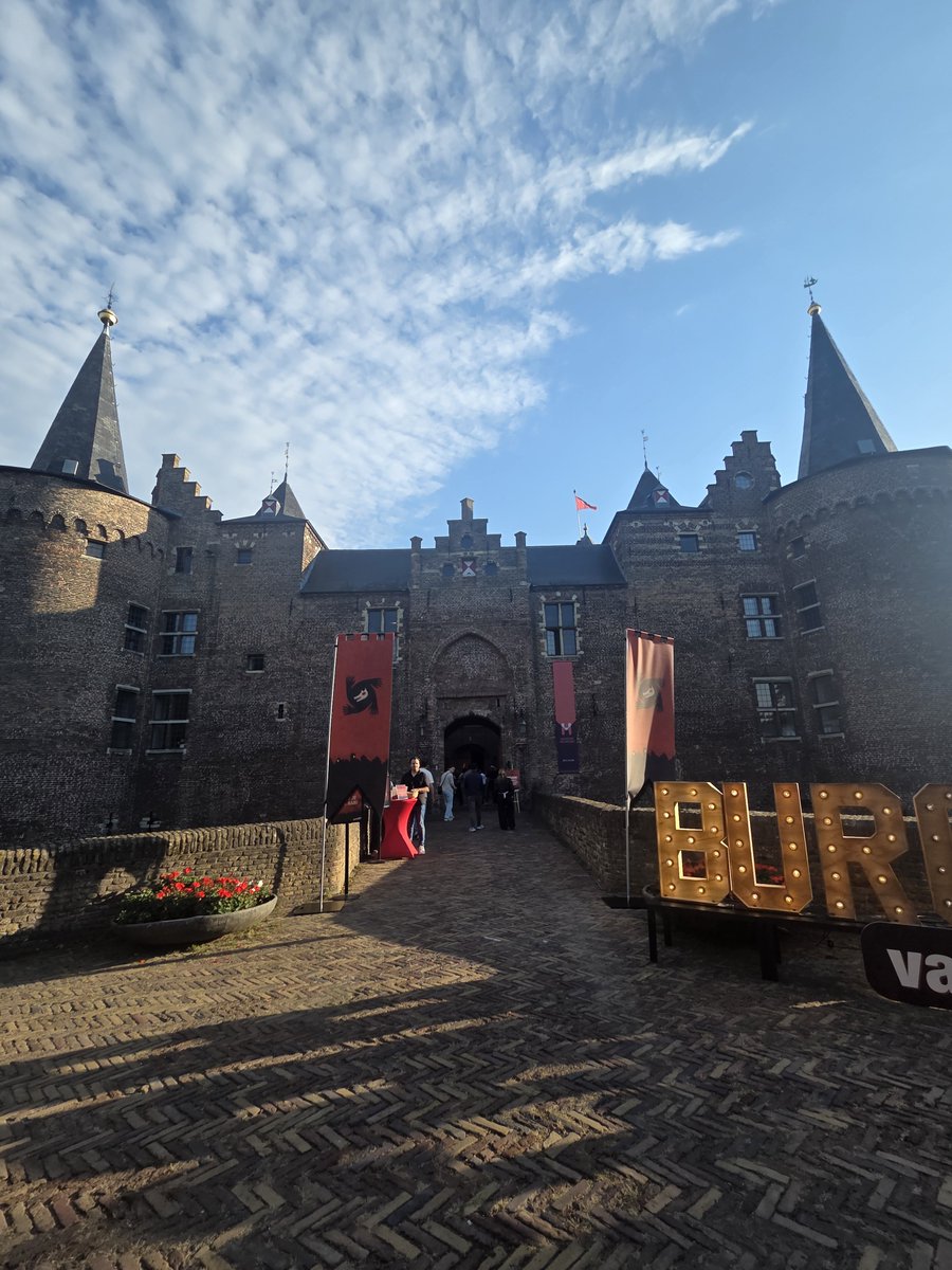 x_Noemiep's tweet photo. Weerwolven in Helmond!

#Wolven https://t.co/mpIePykrOK