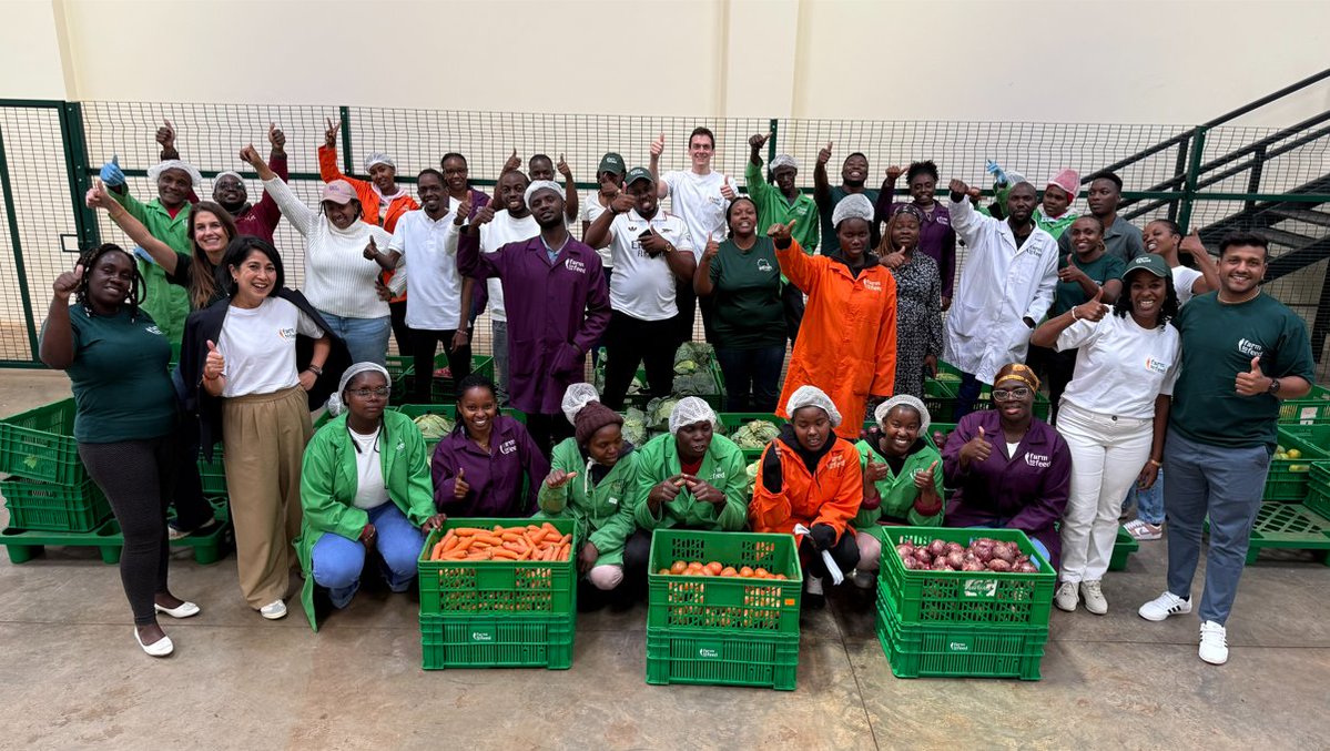Proparco's tweet photo. 🇰🇪 In Kenya, @farmtofeedkenya  is tackling food loss by connecting farmers with buyers.

With 5,500 farmers and 160+ B2B clients, it helps cut waste and boost incomes.

@Proparco’s €150k investment will support its growth and expand its farmer network.

🔗https://t.co/c9f7CR5XED https://t.co/7bkMIiiIKz
