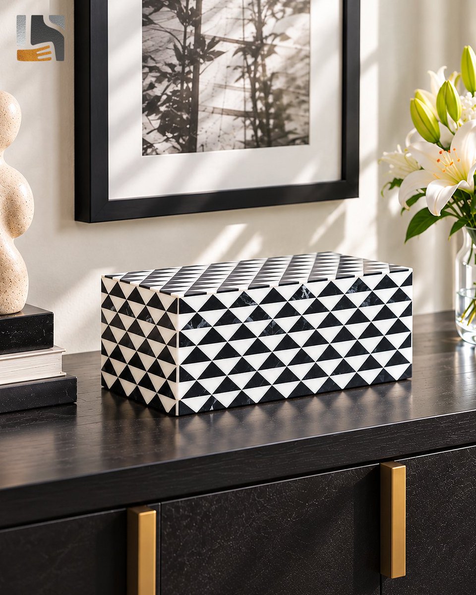 HandicraftsHom's tweet photo. We just put one triangle next to another. Then we added more.

Black and white never goes out of trend.

What came out of it was a stack — an architectural language, in a pattern. That was Prism.

https://t.co/Z1IVZrF49g https://t.co/qkDq7JvtrP