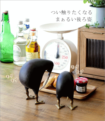 melon2travel's tweet photo. これ、部屋にいたら絶対かわいい🫢
木彫りの置物なんだけど、ちょっとレトロな雰囲気もあってインテリアに置きたくなる。 https://t.co/ElumMH9ZKc