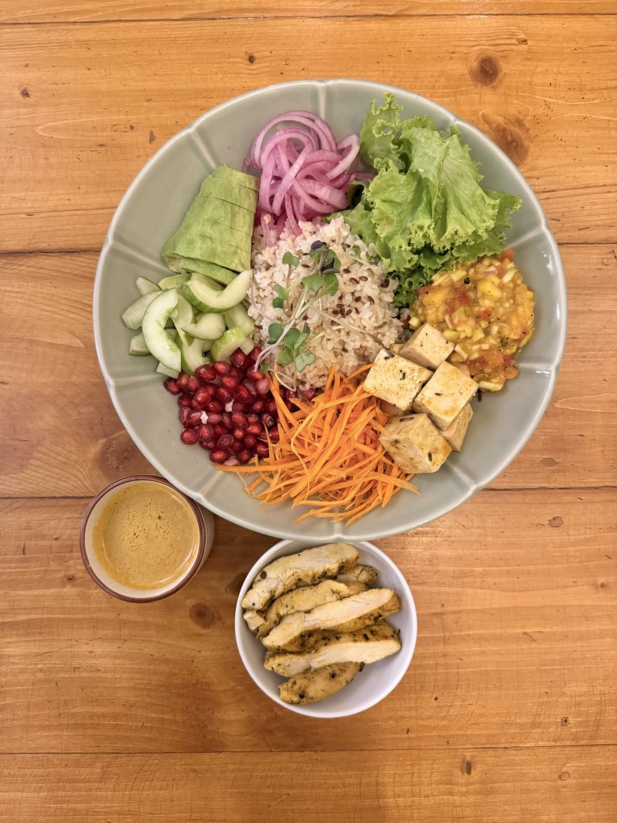 heykavsthere's tweet photo. FLAX Cafe in Indiranagar is definitely worth checking out if you are looking for healthy food with balanced macros. Clean ingredients, macros listed for everything on the menu, and genuinely good food.

Tried the Madras chicken/tofu bowl, truffle citrus fish and matcha. Loved it. https://t.co/Vnll74Xo5l