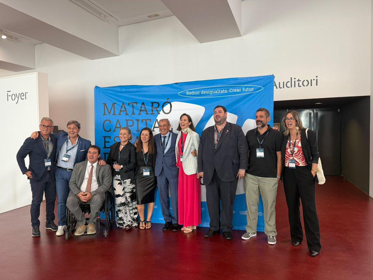 davidbonvehi's tweet photo. Mataró

Trobada de representants del món municipal amb compromís amb l'economia social i el cooperativisme.

La Ministra @Yolanda_Diaz_ ha assistit, i la @XmessCat de Catalunya ha explicat com el nostre pais disposa d'una xarxa de municipis de l'economia social

@econ_socialcat https://t.co/YqiBrYym6G