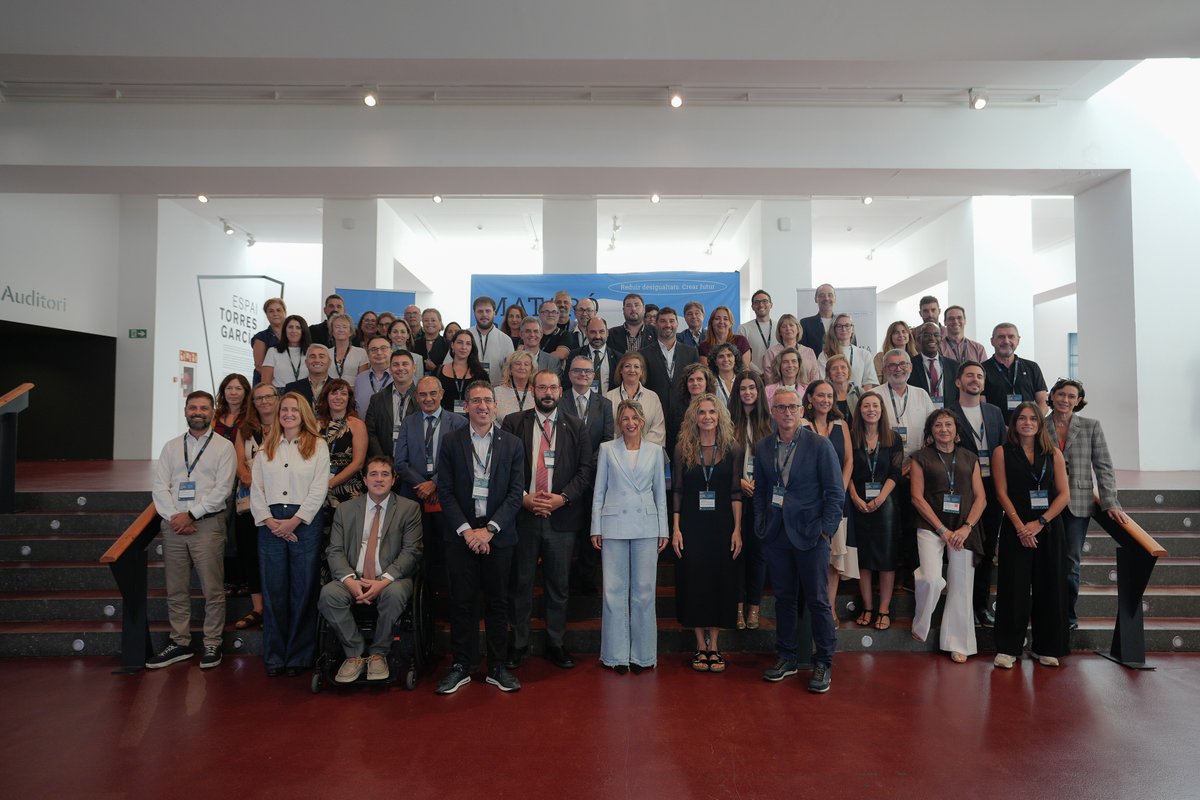 davidbonvehi's tweet photo. Mataró

Trobada de representants del món municipal amb compromís amb l'economia social i el cooperativisme.

La Ministra @Yolanda_Diaz_ ha assistit, i la @XmessCat de Catalunya ha explicat com el nostre pais disposa d'una xarxa de municipis de l'economia social

@econ_socialcat https://t.co/YqiBrYym6G