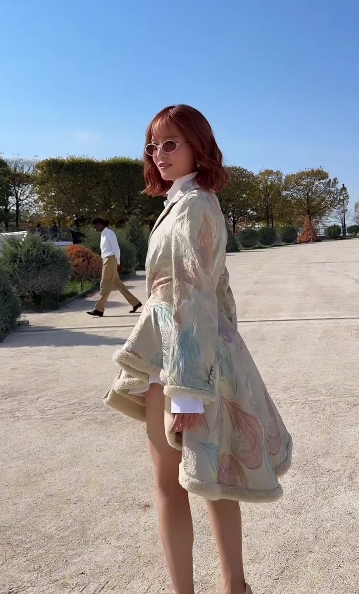 juriamybeloved's tweet photo. They knew how to work on her assets, LIKE?!!! OMG 🤧💖🌹

They styled her perfectly!😘

#JuriaxDior #JURIA #DiorSunmer27 #Dior #PFW https://t.co/AABjN2gFt5