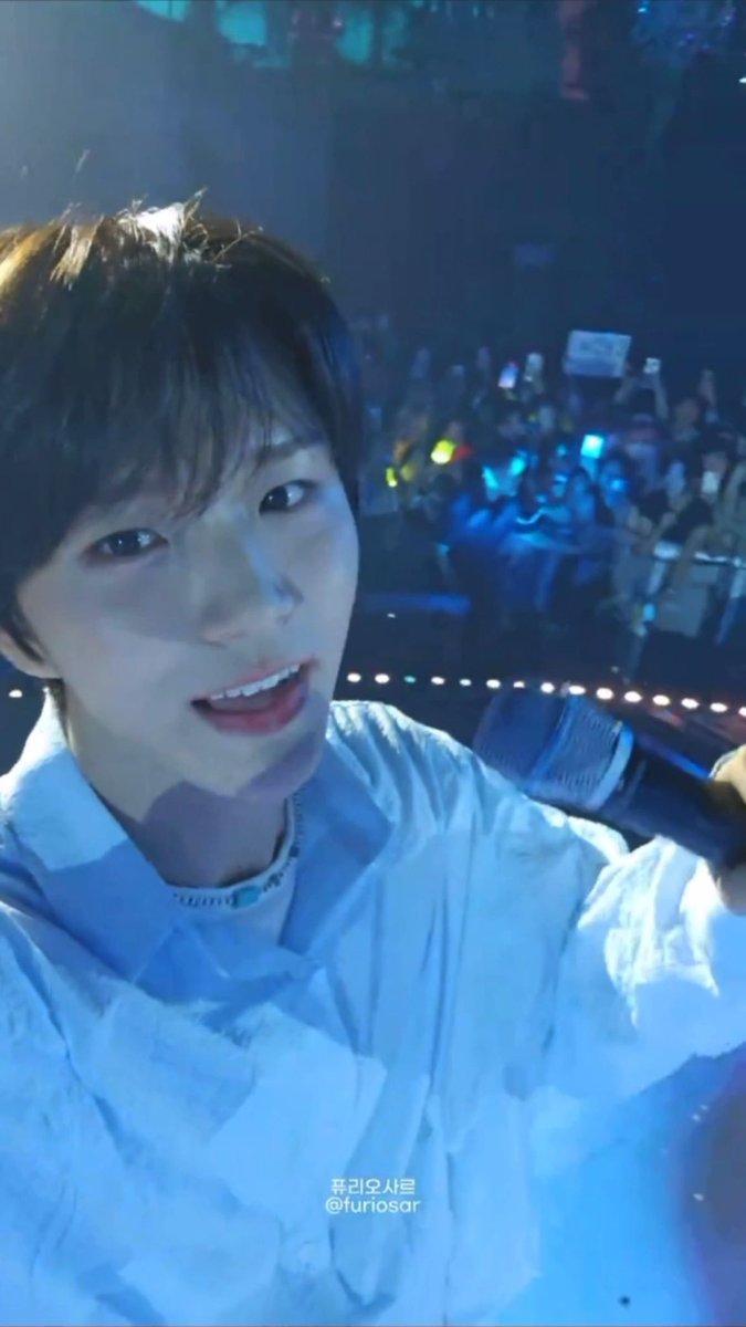 cjsgml021's tweet photo. 레전드 셀카 또 나오겟따!!!! https://t.co/tnH2oEnlN4
