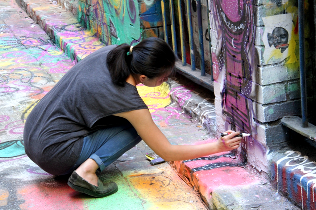 Leolagusq's tweet photo. Noche de arte en el barrio! Toma un boceto, habla con artistas y descubre obras únicas que te acompaarán toda la vida https://t.co/9npY4UyO11