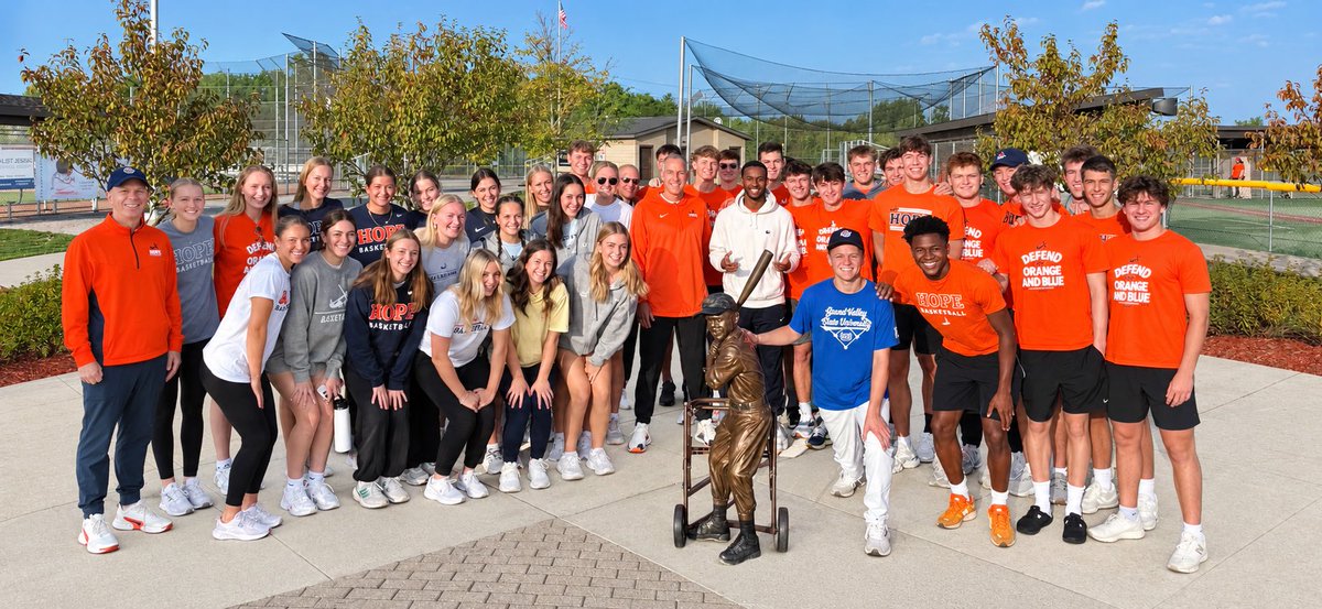 MiracleLeagueTC's tweet photo. Thank you @HopeCollegeWBB @HopCollegeMBB @coachmitch44 and @CoachMorehouse for another great day of volunteering at the West Michigan Miracle League.  We appreciate Hope! https://t.co/M6krwnGkV6