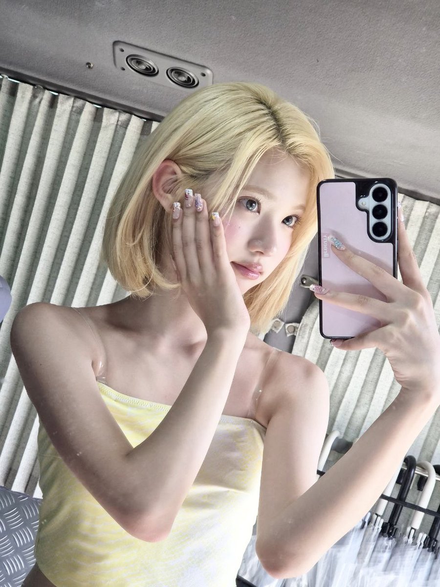 Jxwioo's tweet photo. the water looked so clear, and i kept stopping every five minutes because everything looked too pretty not to take a picture of. so yes, i came home a little pink, slightly tired, and with way too many photos on my phone hehe… 🫧🌴 https://t.co/HybOYwrDfk