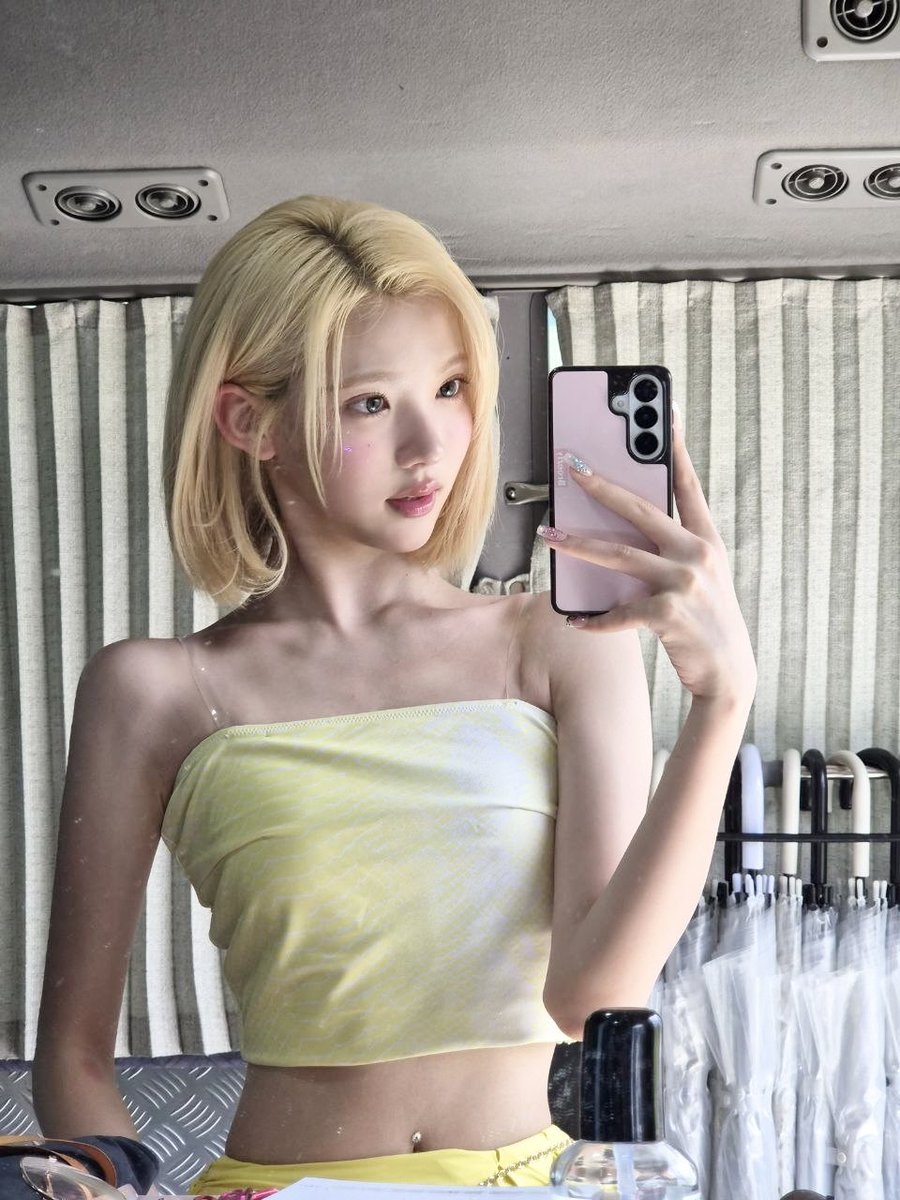Jxwioo's tweet photo. the water looked so clear, and i kept stopping every five minutes because everything looked too pretty not to take a picture of. so yes, i came home a little pink, slightly tired, and with way too many photos on my phone hehe… 🫧🌴 https://t.co/HybOYwrDfk
