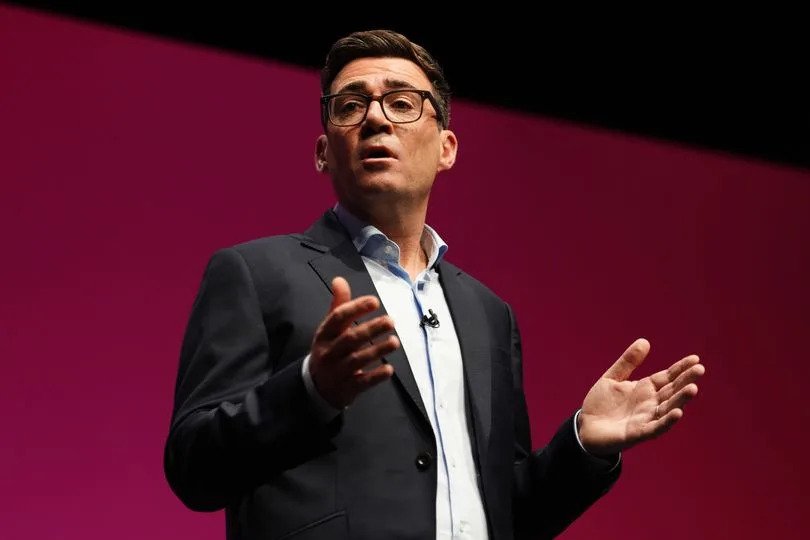 tozdee57's tweet photo. So #AndyBurnham will junk the #pension #triplelock. This #doublelock will also swiftly be junked and become a single lock. Thereafter there will be no lock and the fucking keys will be thrown into the sea! https://t.co/eHGx4EvnMF