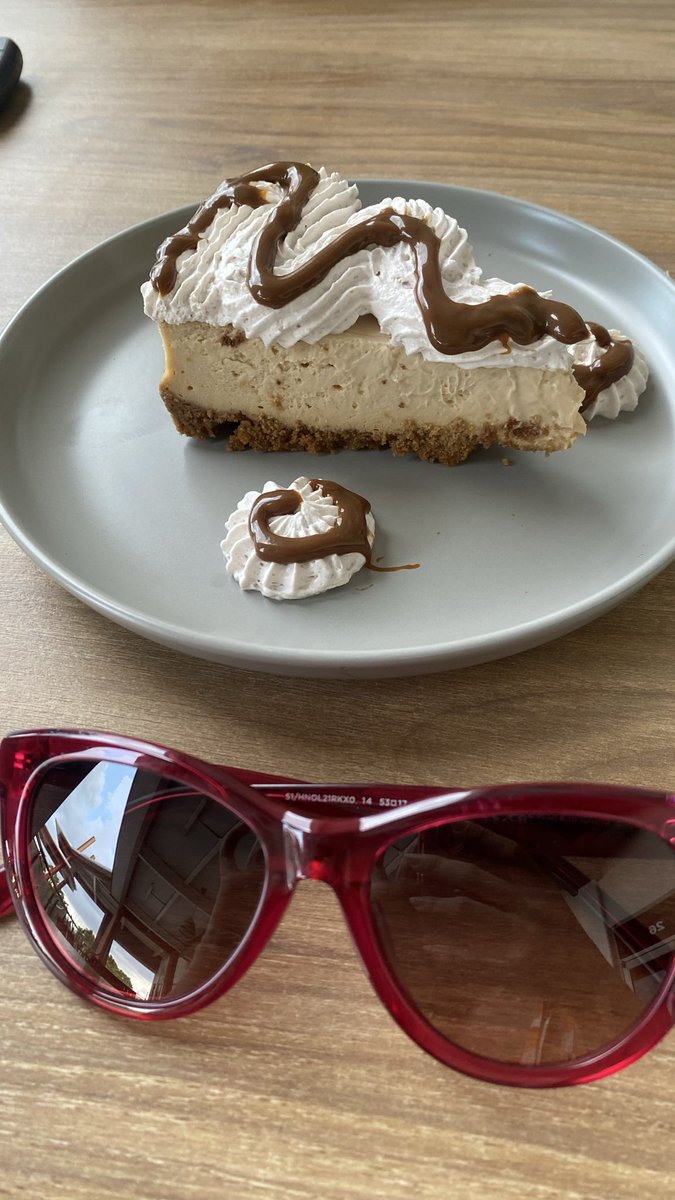 DiosaRoja_'s tweet photo. Tastes better when it’s forbidden. https://t.co/U82KilZOVA