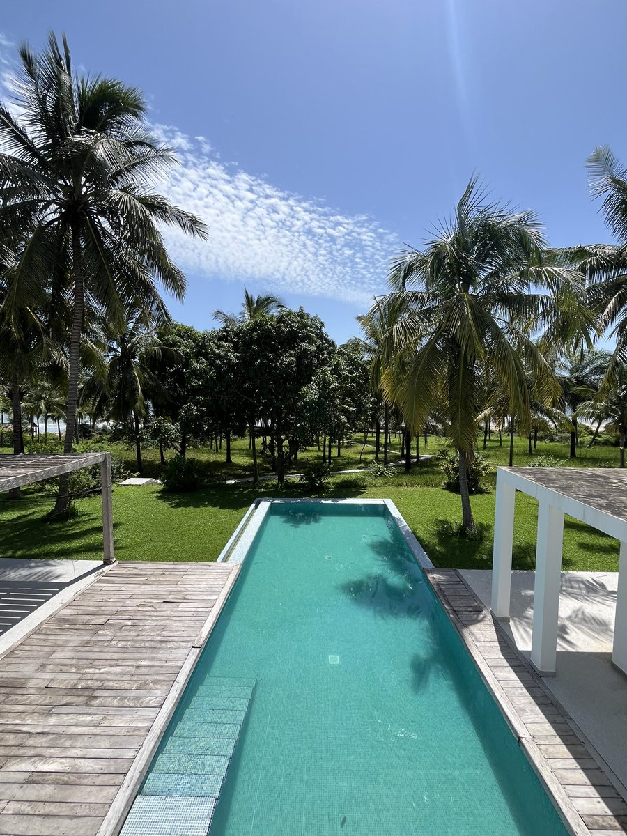 madieyeee's tweet photo. Pareil ici ! 6 jours à Cap Skirring, on a tout fait pour 330k FCFA. Nous étions 4 personnes (Airbnb Amigo Bay + transport + bouffe).  
Le Sud est une pure merveille et c’est vraiment pas cher du tout 🙌🏾 https://t.co/YfxW24v8hM