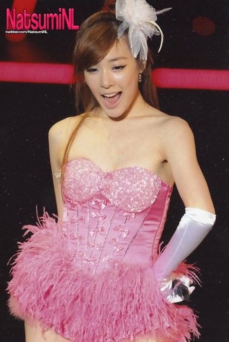 strawbunnybisou's tweet photo. tiffany lady marmalade stage u will always be famous https://t.co/R2Zj40UUeJ