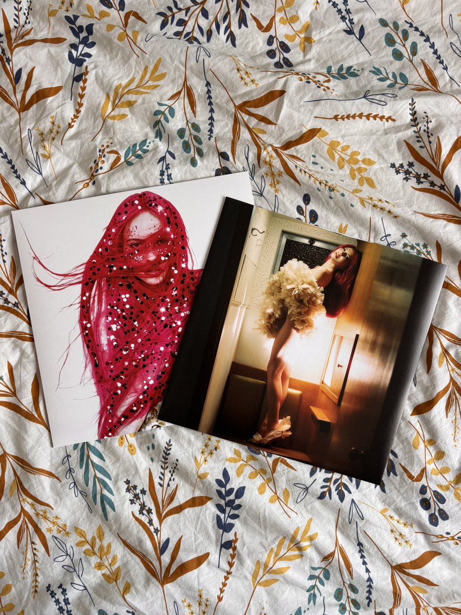 Ethandsrm's tweet photo. L’un de mes plus beaux vinyles d’ADELA. Mon Dieu, j’aurais pu crever pour que cette cover soit là officiellement !

 Quel bonheur de l’avoir enfin dans ma collection.

#Adela #vinyle #collection #vinylecollector @VINYLCORDALERTS https://t.co/VXIvMxZSBW