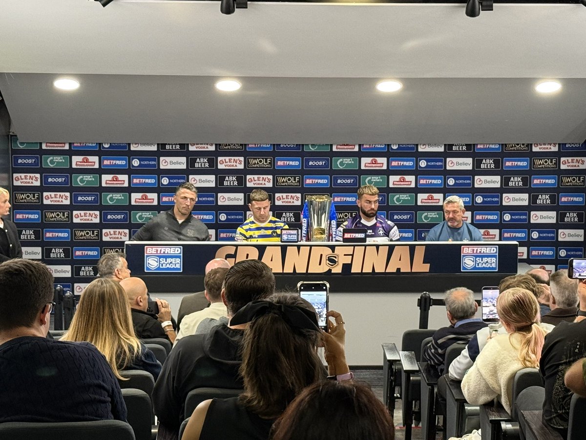 PScully13's tweet photo. Formalities all done now! 💥🏉🏆

Great to again join @mark_pearson13 @SmithyJourno @Betfred for the @SuperLeague GF presser at OT🎤🎥…this is going to be some game! 

#WireWakey #GrandFinal https://t.co/3iqDOuig6B