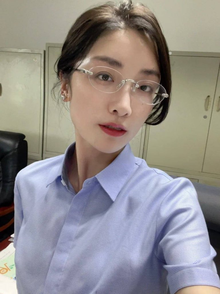 tonya61af4's tweet photo. 为什么私我的都是外国人？X上现在国内用户很少了吗？我只想和中国人聊，老外真的接受不了。 https://t.co/jYfhBHQds4