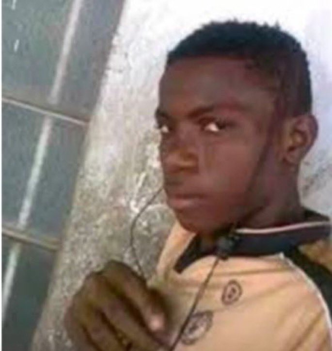 theyfwoc's tweet photo. na God save Osimhen 😂 https://t.co/pzfF0zKMco