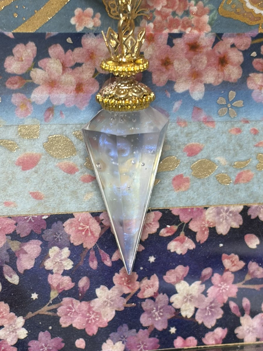 escroc_Amethyst's tweet photo. やっとおしずのペンデュラムをお迎えしたので、並べてみました！
どっちがどっちかわかるかなぁ…( '▽')？ https://t.co/efOUPwukqv