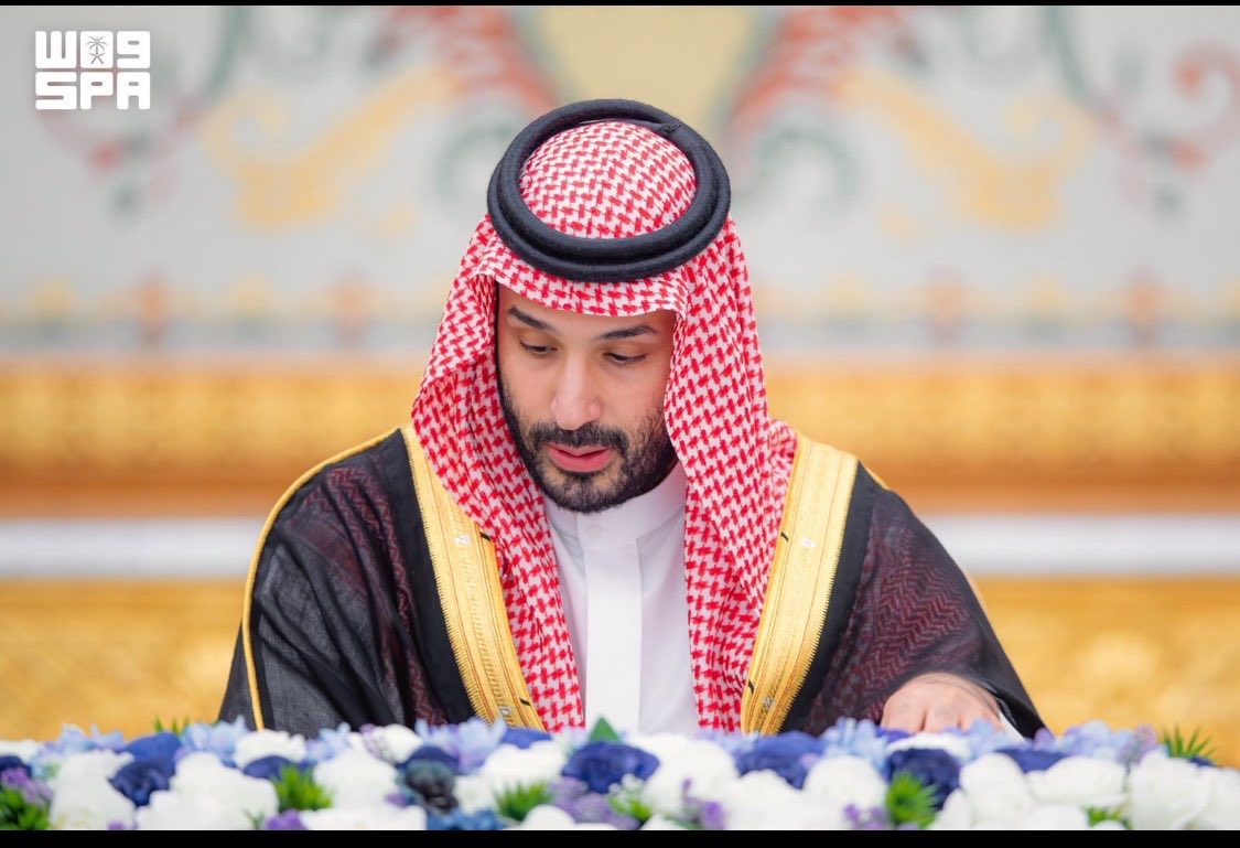 AzizbagBag's tweet photo. سمو سيدي 
#ولي_العهد حفظه الله وأعزه 🤲
يرأس جلسة مجلس الوزراء.
ويستقبل سمو الشيخ منصور بن زايد . https://t.co/1oToAeivmJ