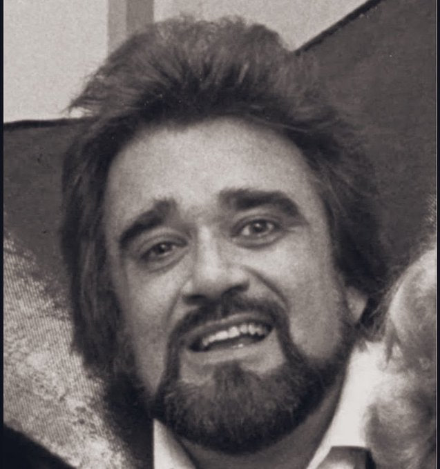 Irina_exh's tweet photo. I’m probably going to trigger some people again.... 😅 Honestly, I don't recognize this one. Who is he? https://t.co/cAJQcaiEDB