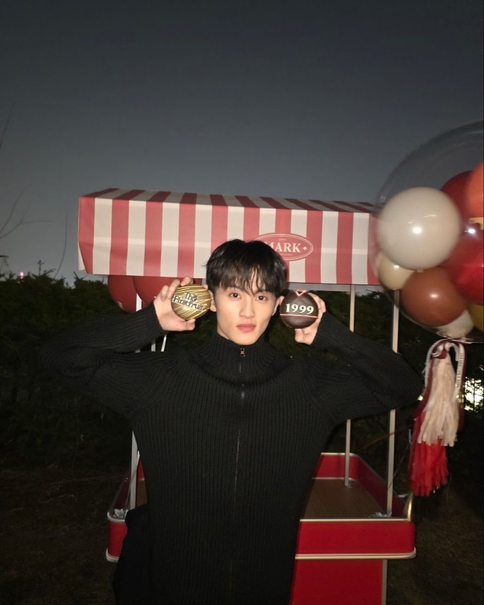 orbitsundae's tweet photo. i hope you’ll be happy for the rest of your life because someone like you deserves nothing but all the happiness in the world. i hope you’ll always be surrounded by genuine, kind-hearted people who see your worth, cherish you, and want nothing but the best for you 🩵 https://t.co/iejU6BJZ3n